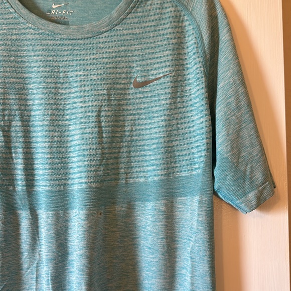 Nike Dry Fit running Shirt - Picture 3 of 3